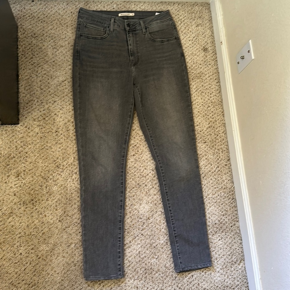Levi’s 721 in gray. High rise skinny size 30